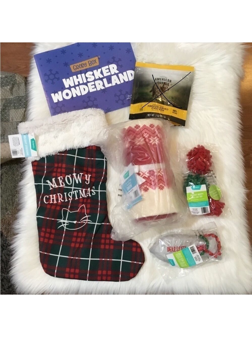 Chewy Whisker Wonderland Holiday Bundle Box for Cats 
New in box never o…